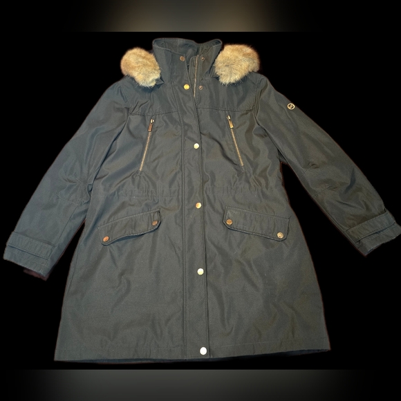 Michael Kors Jackets & Blazers - This Michael Kors Women's Army Green Winter Anorak style Coat in size XL